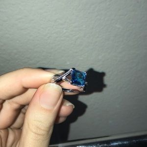 Very beautiful blue ring size:8